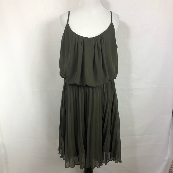 Bisou Bisou Dresses & Skirts - Bisou Bisou Dark Green Dress Size 14
